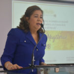 Vicealcaldesa Jacinta Estévez presenta proyectos educativos en encuentro con maestros