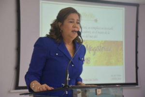 Vicealcaldesa Jacinta Estévez presenta proyectos educativos en encuentro con maestros