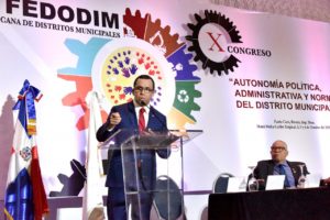 Navarro propone una Confederación Dominicana de Gobiernos Locales para lograr agenda común con el Estado
