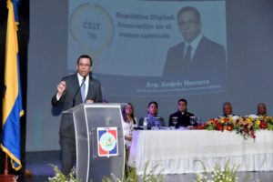 Ministro de Educación Andrés Navarro afirma país debe invertir más en investigación para poder innovar