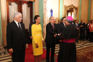Presidente Danilo Medina y primera dama, Cándida Montilla, reciben saludos de Año Nuevo en Palacio Nacional