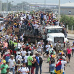 Primer vehículo con ayuda de Brasil llega a la frontera con Venezuela