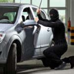 Roban vehículo de periodista Juan Santos Sánchez de parqueo de establecimiento comercial