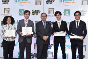 El Banco Central entrega los premios de la competencia académica ‘Economistas del Futuro’