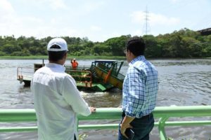 Colocarán malla controlará basura del Ozama