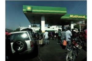 Gobierno de Haití pide a la población haitiana que se calme y niega alza de combustibles