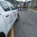 Miembros de la Comisión Militar y Policial del MOPC rescatan hombre en estado inconsciente que cayó a una alcantarilla