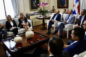 Presidente Medina recibe a inversionistas estadounidenses interesados en Puerto Manzanillo