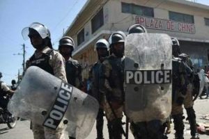 Opositores amenazan con cerrar instituciones públicas de Haití