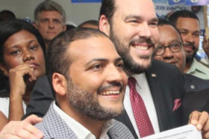 Dirigente Amín Vásquez inscribe candidatura a Diputado por el PRD