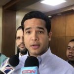 Omar Fernández inscribe candidatura a diputado