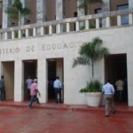 Ministerio de Educación ratifica reinicio de docencia en todos los niveles este lunes