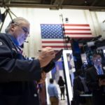 Wall Street detiene la cotización por el hundimiento a pesar del apoyo de la Reserva Federal