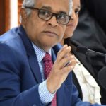 Ministro de Salud explica cómo se contagió hijo Víctor Gómez Casanova