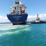 Atraca de emergencia otro buque carguero en Las Calderas con 17 tripulantes