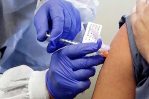 Empiezan los ensayos clínicos con humanos de una posible vacuna canadiense contra Covid-19