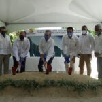 Presidente Abinader da primer picazo en Samaná de obra vial que tendrá inversión de RD$121 millones