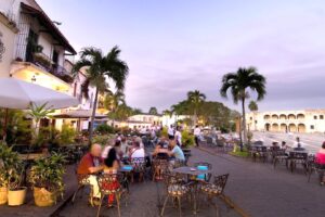 Clúster Turístico y Asociación de Hoteles de Santo Domingo firman alianza para impulsar el desarrollo turístico