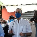 Abinader ve como una “vergüenza” que Los Alcarrizos no tenga un cementerio