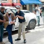 Hermano de expresidente Medina es trasladado esposado desde la PGR al Palacio de Justicia