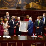 El Senado reconoce labor de Hipólito Mejía