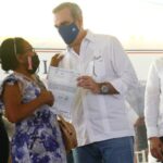 AZUA: Presidente Abinader entrega más de 2,500 títulos definitivos a parceleros