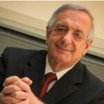 Estudiantes de UNAPEC realizan encuentro con Sergio Forcadell, especialista en publicidad