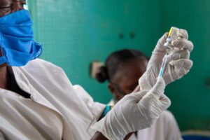 OMS dice las vacunas contra la covid-19 han llegado ya a 38 países de África