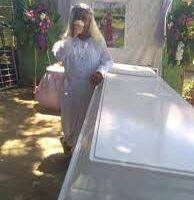 Mujer simula su muerte para “disfrutar” de sus actos fúnebres