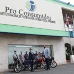 Director de Pro Consumidor dona su sueldo para comprar motocicletas que necesita la institución