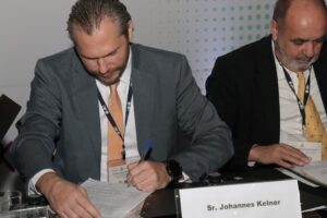 DGA firma Acuerdo de reconocimiento con diez países para facilidades a los OEA
