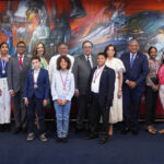 Valdez Albizu recibe al embajador y a los galardonados en la XII Edición de los Premios al Mérito Escolar 2022