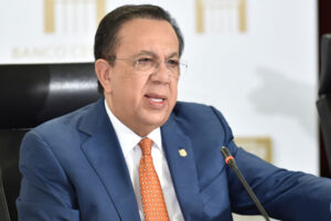 Gobernador Valdez Albizu destaca turismo lidera crecimiento de economía dominicana en 2022
