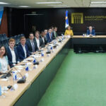 Valdez Albizu se reúne con inversionistas internacionales interesados por economía de RD