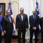 Nuevo jefe misión FMI visita al presidente de la República Luis Abinader