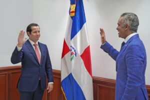 Ministro de la Presidencia juramenta nuevo superintendente Mercado de Valores de RD