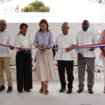 Vicepresidenta Raquel Peña y ministro de Educación, Ángel Hernández, entregan liceo Juan Sánchez Ramírez