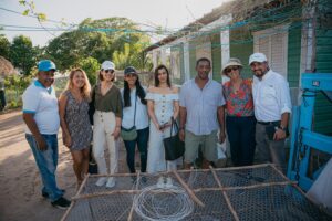 Habitantes de Isla Saona disfrutan por primera vez al aire libre de dos películas por energía limpia