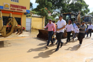 Agricultura construye 44 kilómetros de caminos rurales en Las Galeras, Samaná