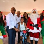Edeeste realiza entrega solidaria de juguetes a más de 70 niños en Las Lagunas de Nisibón