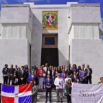 SIMV deposita ofrenda floral en conmemoración al mes de la Patria