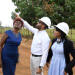 Edeeste interviene comunidad Los Suizos en Monte Plata para mejorar servicio a clientes