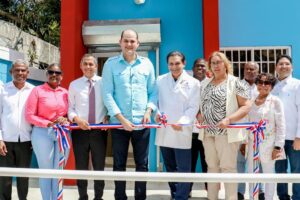 Promese/CAL inaugura dos nuevas Farmacias del Pueblo en Haina e Higüey
