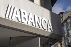 Abanca, aliado de Banesco Internacional, crece en España con la compra de la red de Targobank