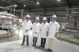 Vicepresidente ejecutivo de AIRD visita instalaciones Industrias San Miguel