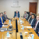 Gobernador del BCRD y ministro de Agricultura analizan desempeño sector agropecuario de RD