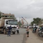 Edeeste avanza trabajos el domingo tras camión derribar 23 postes en SDE