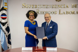 ONE y SISALRIL firman convenio de colaboración  interinstitucional