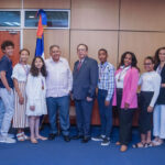 Gobernador Valdez Albizu recibe a embajador Juan Bolívar Díaz y a estudiantes meritorios de España