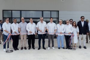 Abinader y Bonilla inauguran Hospital Municipal de Verón con inversión mayor a RD$965 MM